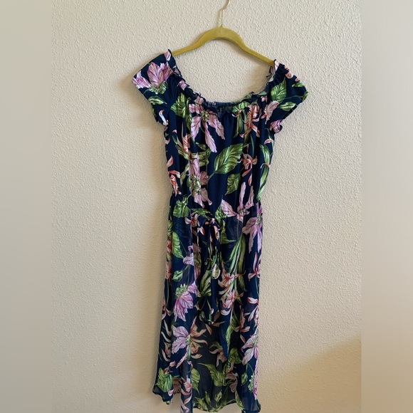 Off The Shoulder Floral Shorts/Dress 🌴 - Picture 2 of 8